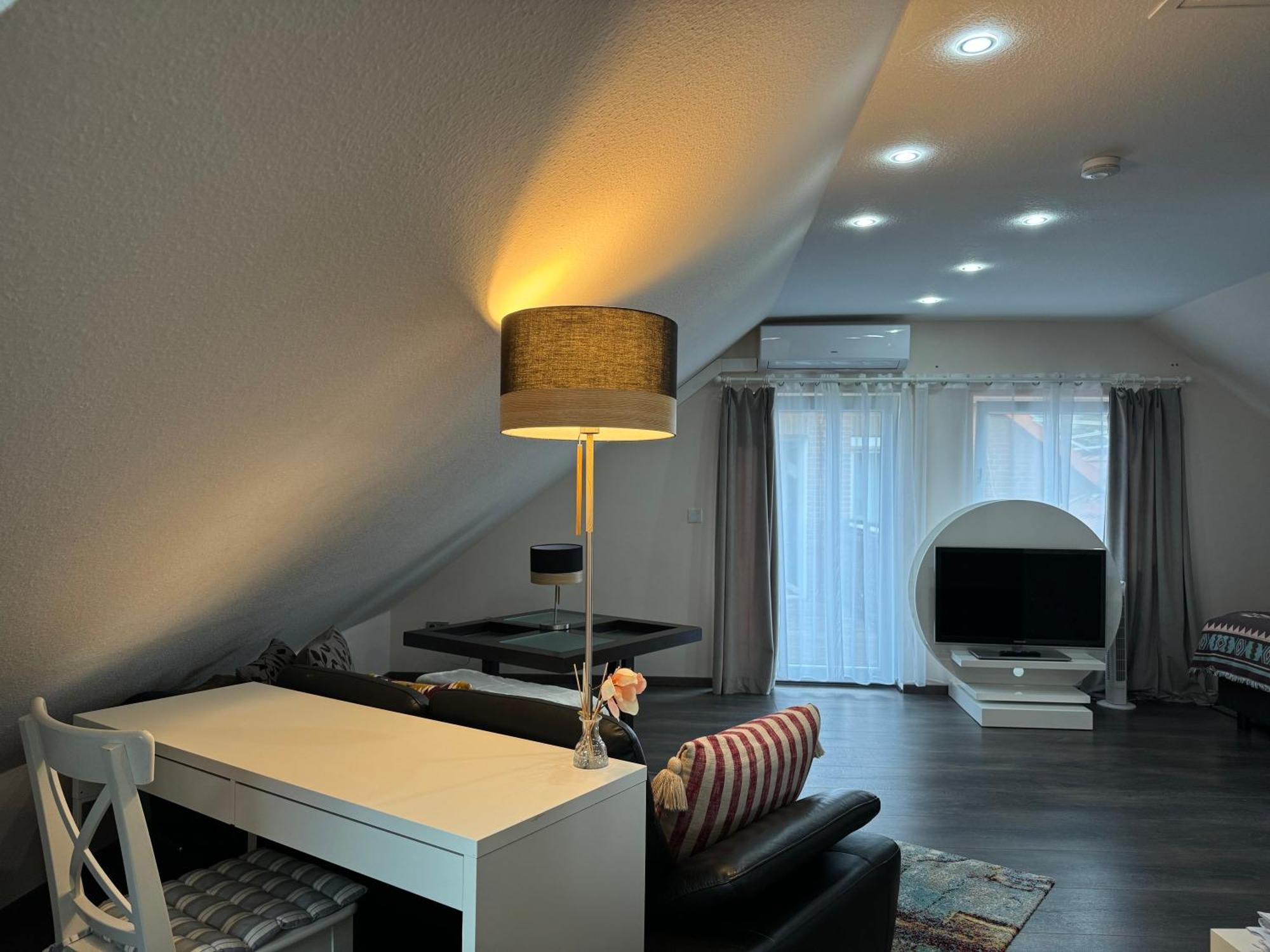 Apartment Modern House Gehrden Auf 2 Etagen, Garten, Barbecue, Contactless Check-in, Free Parking *