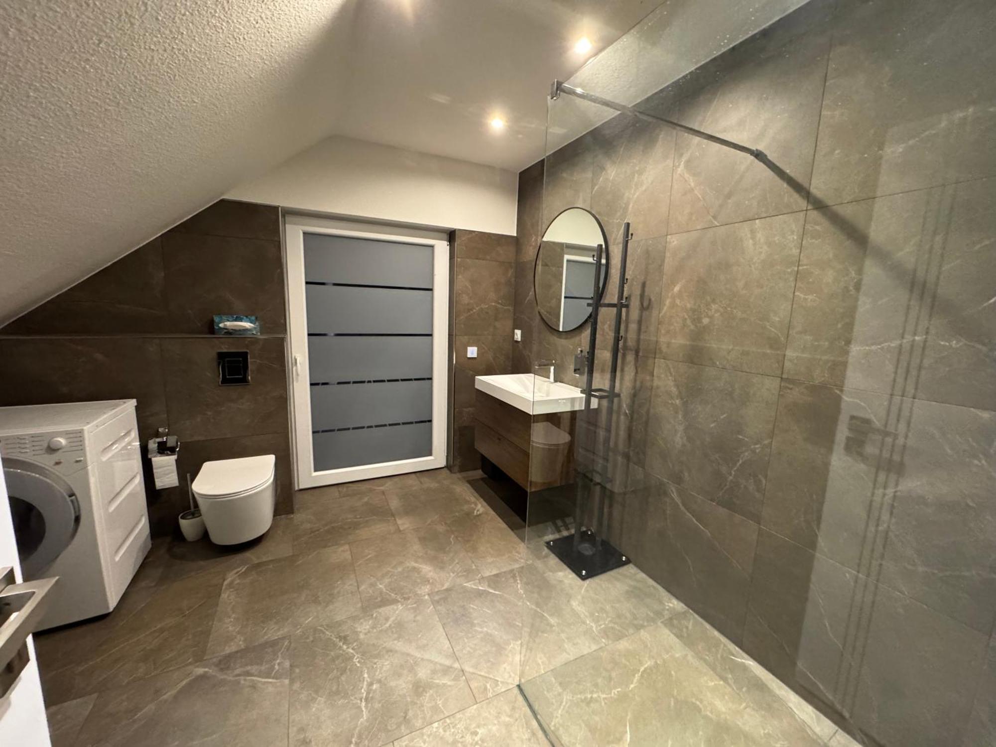 Modern House Gehrden Auf 2 Etagen, Garten, Barbecue, Contactless Check-in, Free Parking *