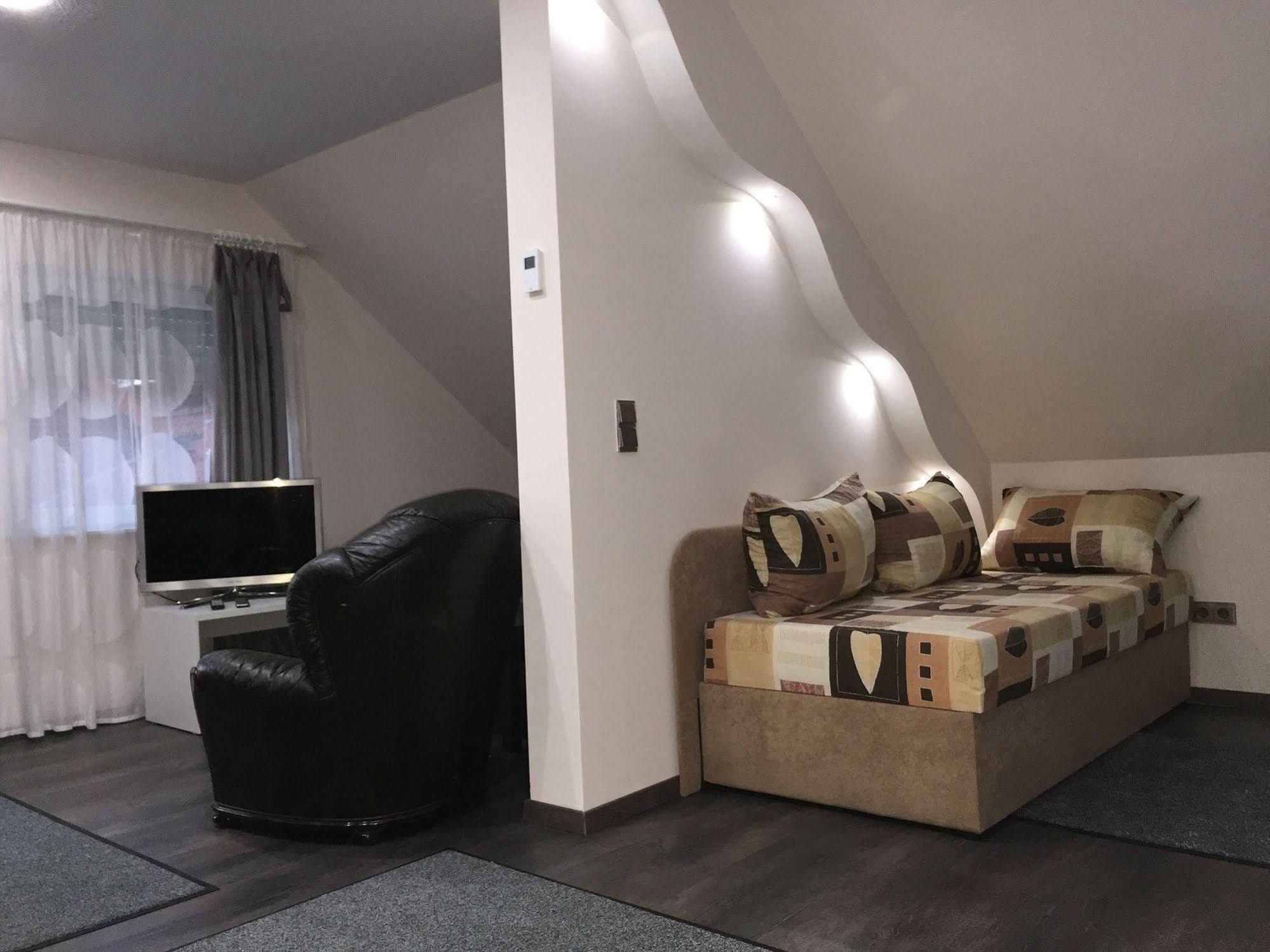 Apartment Modern House Gehrden Auf 2 Etagen, Garten, Barbecue, Contactless Check-in, Free Parking *